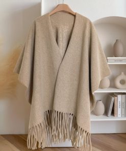 The Fleece Tassel Shawl (B1G1)